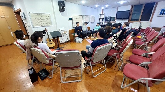 경기도 양주시 장흥면에 있는 정신요양시설에서 경기도 다르크 입소자들이 마약중독 치료 프로그램에 참여하고 있다. 사진=경기도 다르크 제공