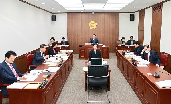 10일 대구시의회 기획행정위원회가 행정국 행정사무감사를 하고 있다. 사진=대구시의회 제공