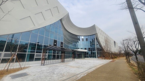 화성시 실내배드민턴장 전경. 사진=화성시 제공.