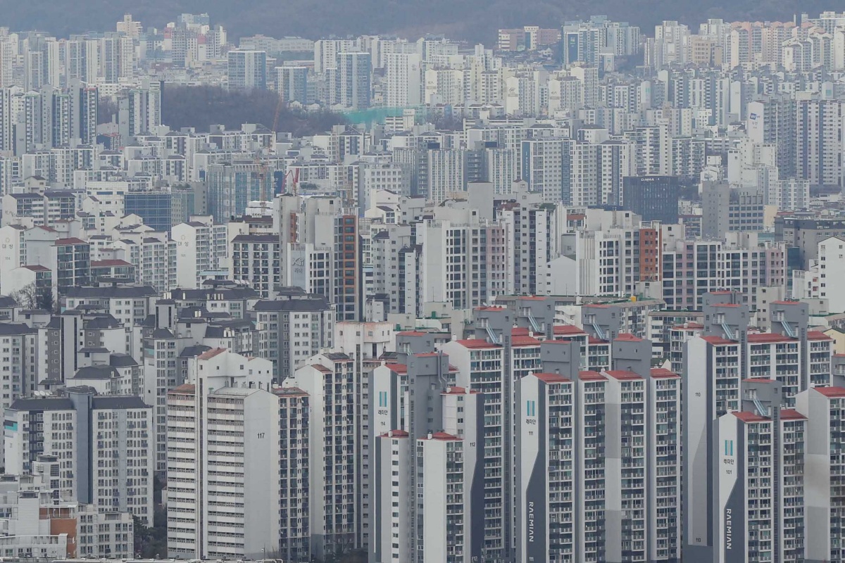 전국 아파트 매매 가격 4주 연속 하락…전셋값은 상승 