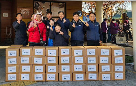 DL건설 임직원들이 인천 동구 만석동 괭이부리말 인천쪽방 상담소에 김장 김치를 전달했다.