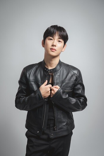 쿠팡플레이 오리지널 시리즈 '소년시대'에서 배우 임시완(36)은 한 대라도 안 맞는 날이 없는 '온양 찌질이' 장병태 역을 맡아 코믹 열연을 선보였다. 사진=쿠팡플레이 제공