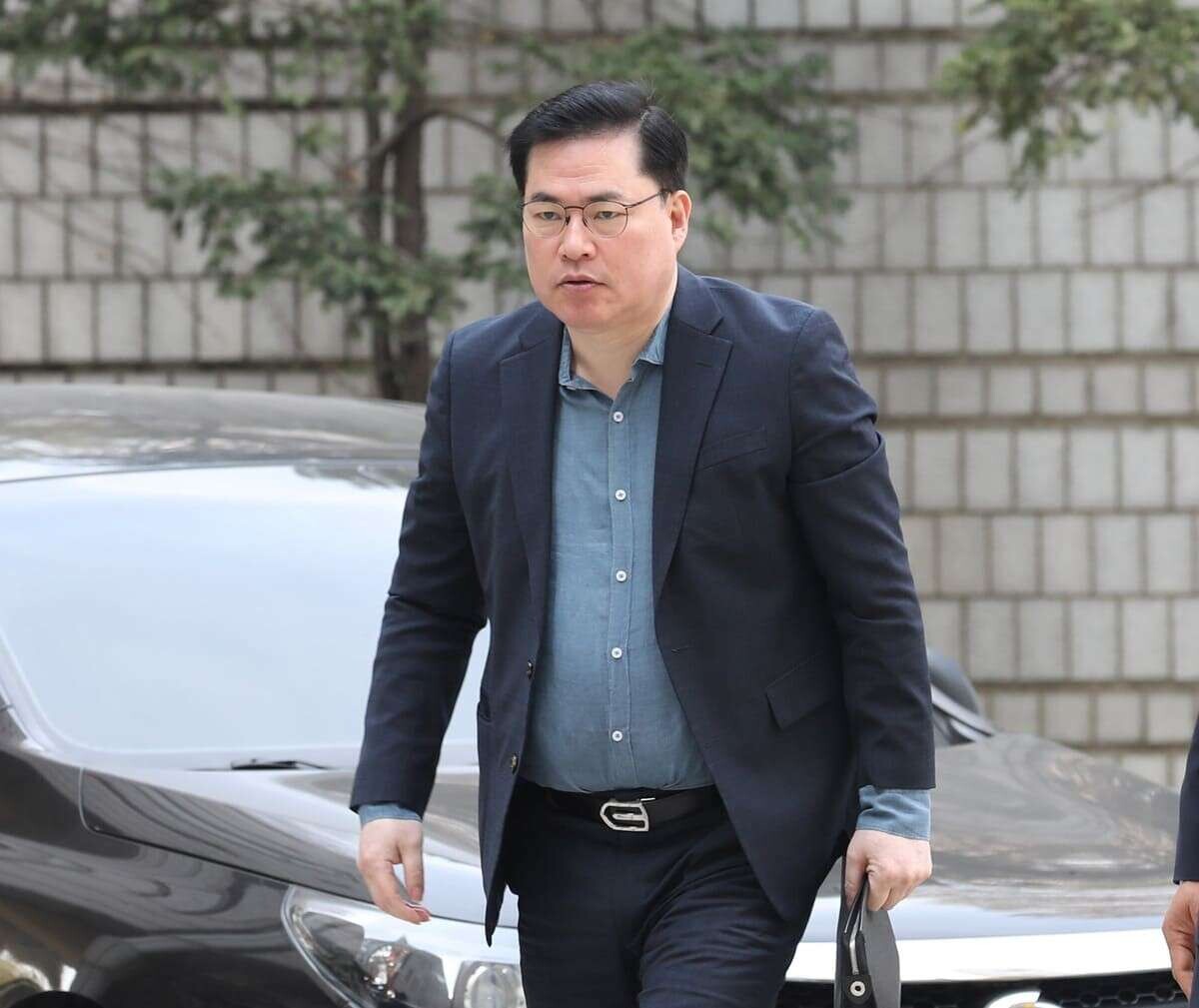 유동규 전 성남도시개발공사 기획본부장이 지난 4월 3일 오전 서울 서초구 서울중앙지방법원에서 열린 대장동 개발 사업 로비·특혜 의혹 관련 속행 공판에 출석하고 있다. 사진=박정훈 기자