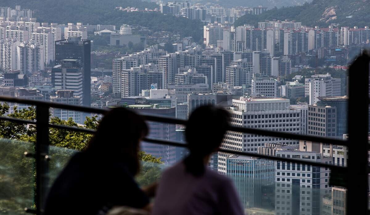 서울 용산구 남산공원에서 바라본 서울시내 아파트 전경. 사진=최준필 기자