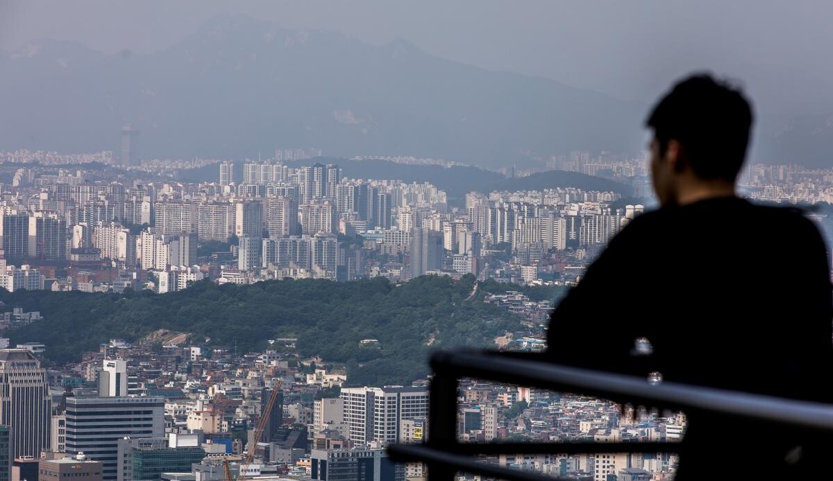 서울 남산에서 바라본 아파트 단지들 전경. 사진=최준필 기자