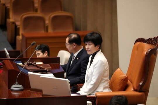 김영주 국회부의장이 2023년 7월 27일 국회에서 열린 본회의를 주재하고 있다. 사진=박은숙 기자