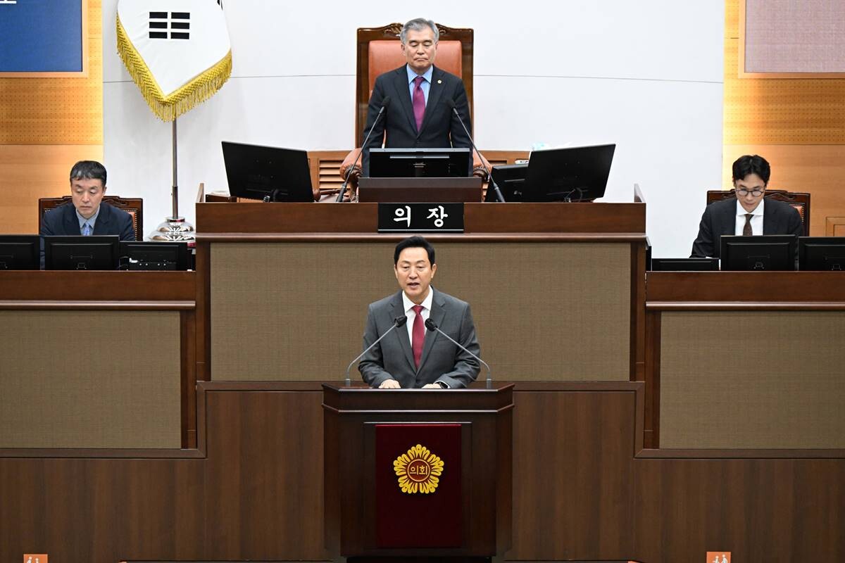 오세훈 서울시장이 2월 20일 오후 서울 중구 서울특별시의회 본관에서 열린 제322회 시의회 임시회 제1차 본회의에 출석해 2024년도 주요 업무 보고를 하고 있다. 사진=서울시 제공