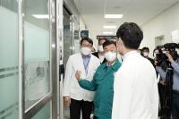 성남시의료원 찾은 신상진 시장 “의료공백 최소화에 모든 역량 집중해야”