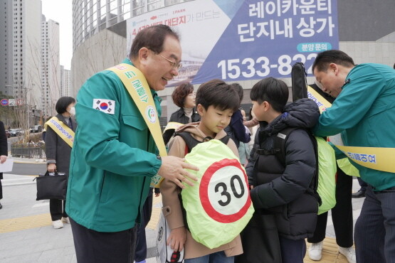 캠페인 장면. 사진=부산시교육청 제공