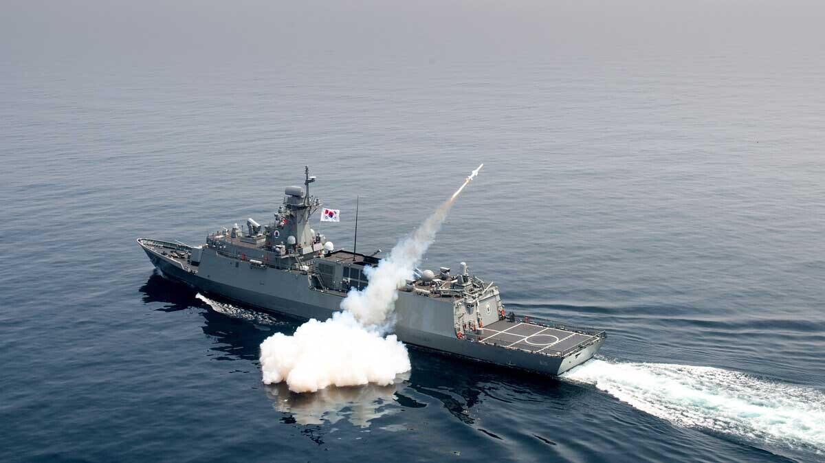 K-미사일의 첫 수출을 기록한 해성 함대함 미사일의 발사 장면. 사진=해군