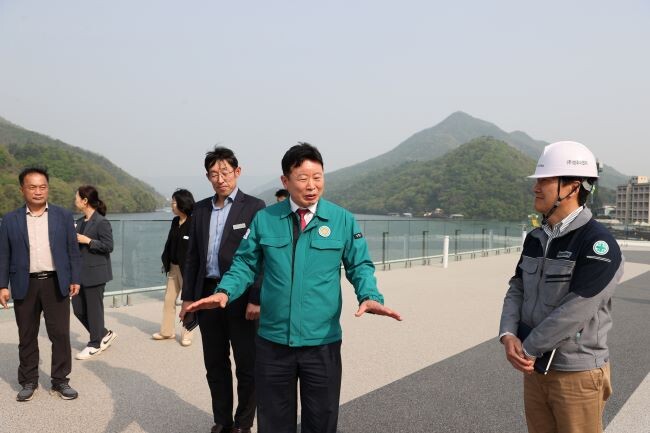 주요 사업장 점검에 나선 서태원 가평군수. 사진=가평군 제공