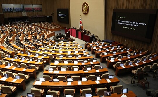 5월 2일 열린 국회 본회의에서 채 해병 특검법이 상정됐다. 국민의힘 의원들은 본회의장을 퇴장했다. 사진=박은숙 기자