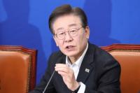 대표님 앞에 꽃길을? 민주당 당헌·당규 개정 추진 논란 