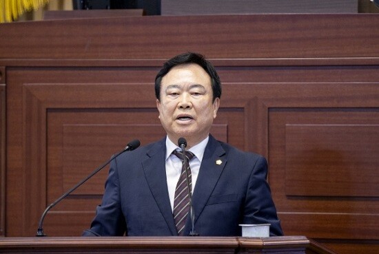 허복 경북도의원이 11일 경북도의회 정례회 제2차 본회의서 발언을 하고 있다. 사진=경북도의회 제공