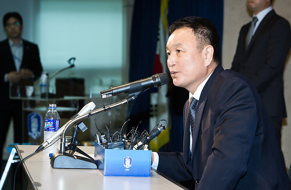 허정무 전 감독은 선수와 지도자 이외에도 대한축구협회 부회장 등 다양한 자리를 거친 인물이다. 사진=최준필 기자