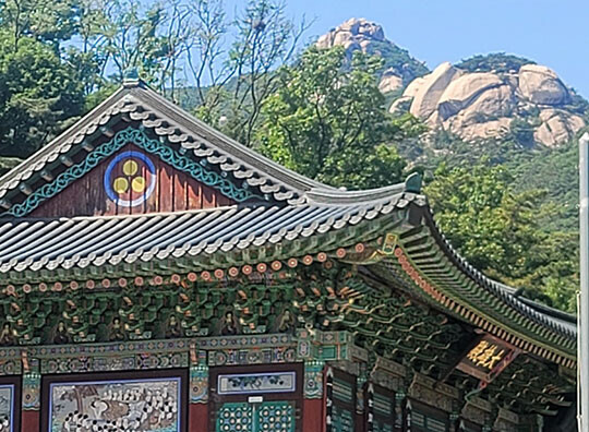 서울 구기동 소재 사찰 문수원. 문수원의 실소유주는 권혁 시도그룹 회장으로 지목되고 있다. 사진=이동섭 기자