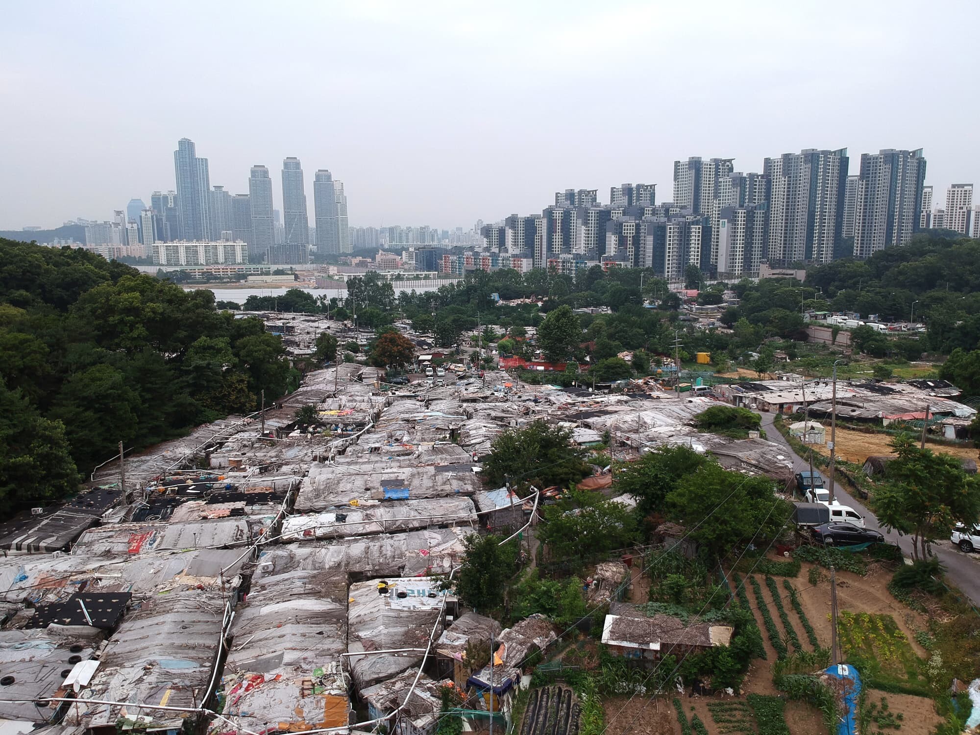 강남 마지막 노른자로 불리는 무허가 판자촌. 서울시 강남구 소재 구룡마을 전경. 사진=임준선 기자