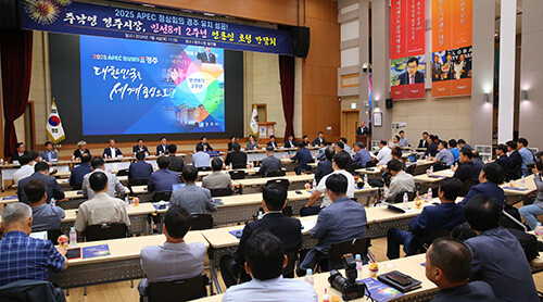 주낙영 시장이 4일 민선8기 2주년 출범 맞이 언론 간담회를 갖고 있다. 사진=경주시 제공