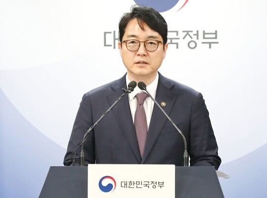 심우정 법무부 차관은 검찰 내 인사와 기획 업무를 두루 경험해 검찰 내에서 ‘엘리트’ 코스를 밟았다는 평을 받고 있다. 충남지사 등을 지낸 심대평 전 자유선진당 대표의 아들로, 검찰 내에서 내부 신망도 좋은 편이다. 사진=임준선 기자