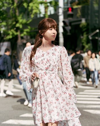'파일럿'에서 배우 한선화와 완벽한 남매 케미스트리를 보여준 조정석은 "왜 이제야 만났을까 싶었다"며 호평의 공을 한선화에게 돌렸다. 사진=영화 '파일럿' 스틸컷