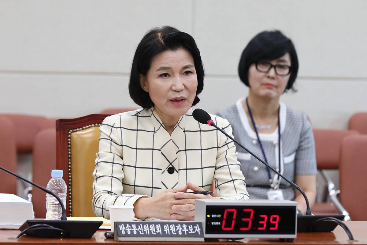 이진숙 방송통신위원장 후보자가 26일 서울 여의도 국회에서 열린 과학기술정보방송통신위원회 전체회의 인사청문회에서 의원들의 질의에 답하고 있다. 사진=박은숙 기자