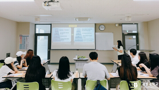 ‘2024학년도 진로 집단상담’ 진행 장면. 사진=경성대 제공