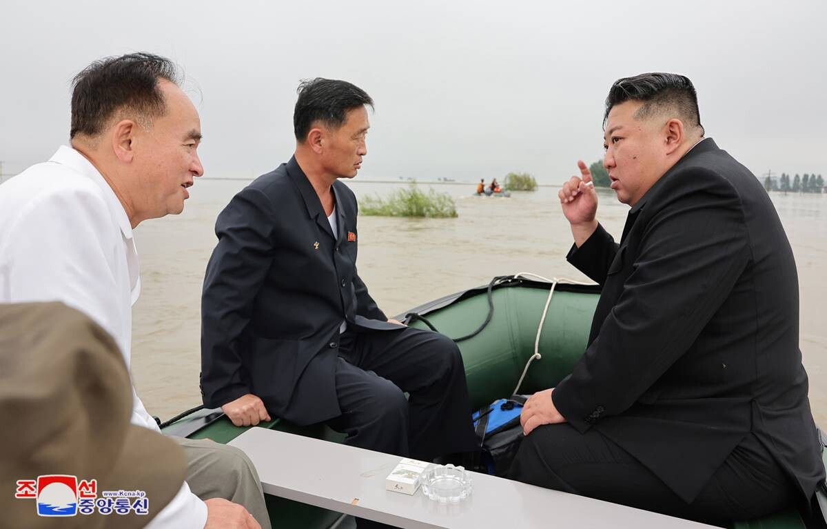 김정은 북한 국무위원장(오른쪽). 사진=연합뉴스