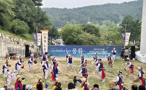 국가무형문화유산 평택농악보존회 '풍류' 공연. 사진=유인선 기자