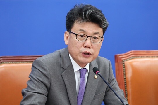 더불어민주당 진성준 정책위의장이 9월 20일 국회에서 열린 원내대책회의에서 발언하고 있다. 사진=박은숙 기자