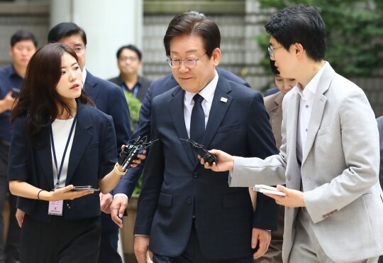 이재명 민주당 대표가 9월 20일 서울 서초구 서울중앙지법에서 열리는 공직선거법 위반 1심 결심 공판에 출석하고 있다. 사진=임준선 기자