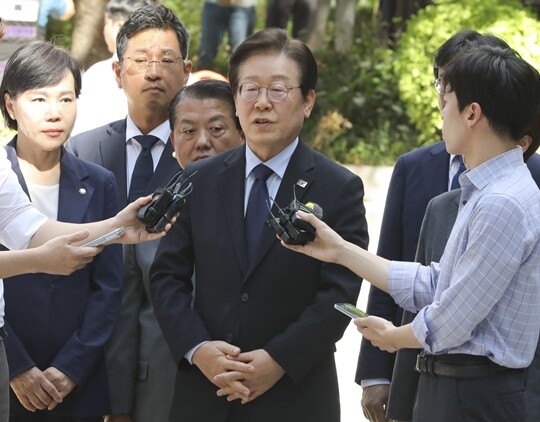 이재명 더불어민주당 대표가 9월 30일 오후 서울 서초구 서울중앙지방법원에서 열린 위증교사 혐의 관련 1심 결심 공판에 출석하고 있다. 사진=박정훈 기자