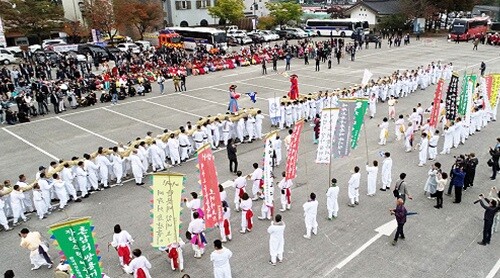 '2024 여주 오곡나루축제' 개막행사 '쌍용거 줄다리기'.  사진=여주문화재단  제공