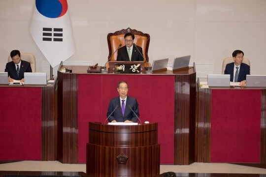 11월 4일 오전 국회에서 열린 본회의에서 한덕수 국무총리가 예산에 관한 시정연설을 대독하고 있다. 사진=이종현 기자