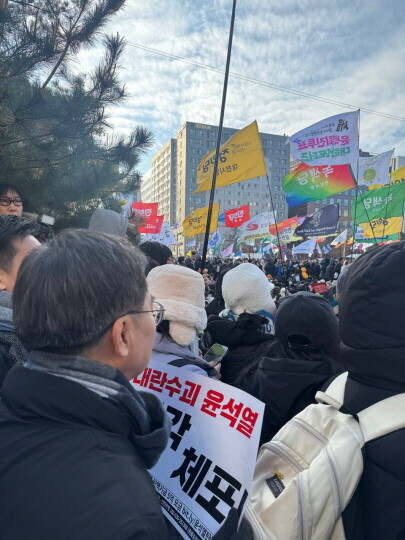 김동연 경기도지사가 여의도 국회의사당 앞에서 열린 탄핵 집회에 참석했다. 사진=김동연 SNS