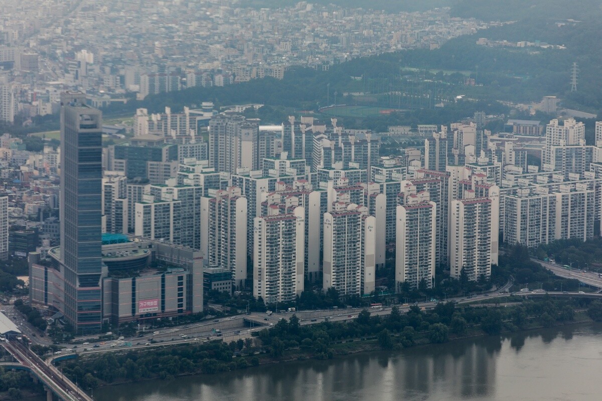 롯데월드타워 서울스카이에서 바라본 아파트 단지. 사진=최준필 기자