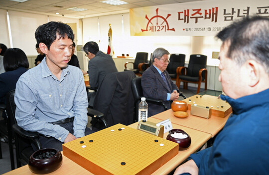 대주배 본선 1회전에서 번번이 여자 기사들에게 패했던 이창호 9단. 공교롭게도 이번 1회전에서 박지은 9단과 대결하게 됐다. 사진=한국기원 제공