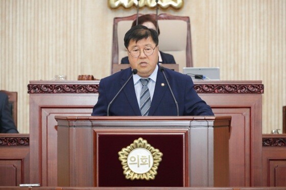 임홍열 고양시의원이 대표 발의한 '고양시 식사동 데이터센터 건립 반대 촉구결의안'이 본회의를  통과했다. 사진=고양특례시의회 제공