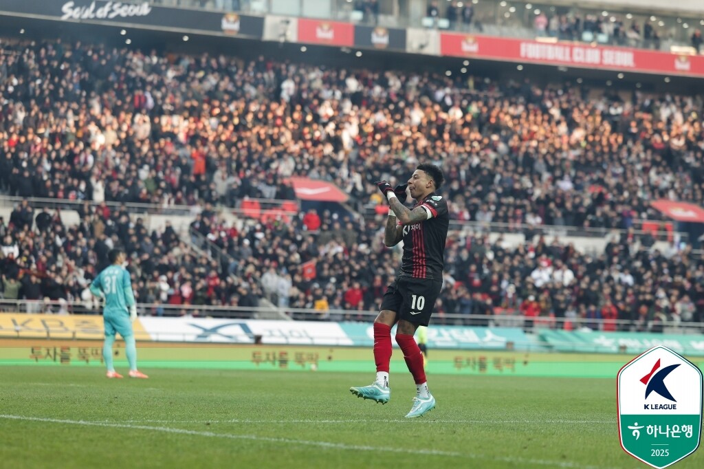 린가드는 이날 경기 선제골로 뜨거운 경기장 분위기를 더욱 달궜다. 사진=한국프로축구연맹 제공