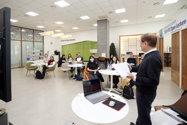 인천경제자유구역청은 오는 4월부터 인천에 이주한 외국인 대상의 맞춤형 정착 지원 서비스를 시범 운영한다. 사진=인천경제청 제공