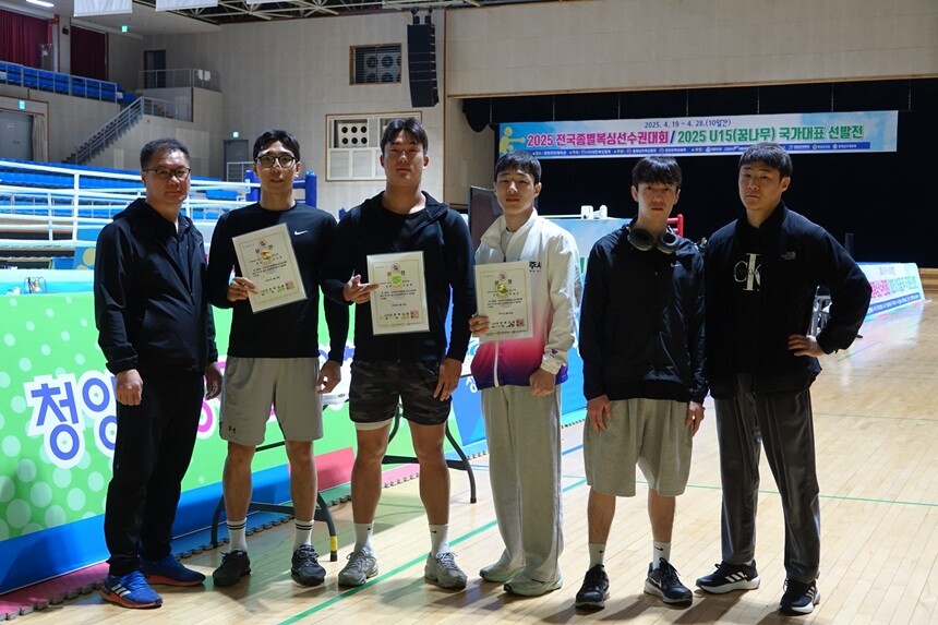 경기 광주시청 복싱팀이 '2025 전국종별복싱선수권대회'에서 우수한 성적을 거뒀다. 상장든 좌측부터 준우승 강석현, 3위 김성현, 박승민 선수. 사진제공=경기 광주시