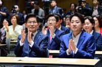 "친윤, 당권 줄 테니 단일화하자 제안"…이준석 측 폭로 파장