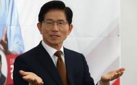 [인터뷰] 김문수 “이재명 막는 게 시대정신…이준석 모종의 결단 내릴 것”