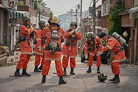 코로나19발 창고영화 가운데 가장 흥행에 성공한 영화는 385만 명의 관객을 동원한 ‘소방관’이다. 사진=영화 ‘소방관’ 스틸컷