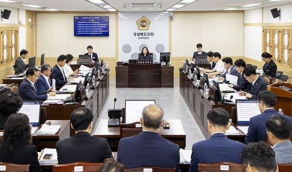 12일 열린 경북도의회 교육위원회 회의. 사진=경북도의회 제공