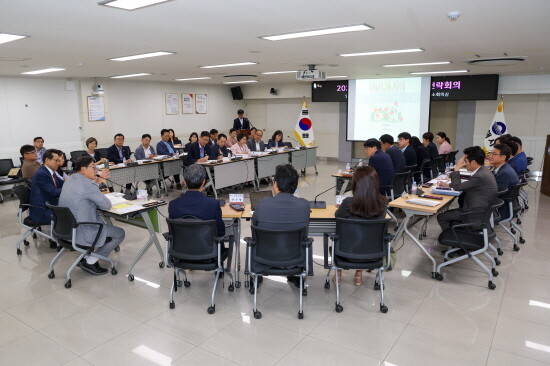 인구위기대응 전략회의 장면. 사진=김해시 제공