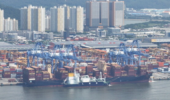 신항 LNG 벙커링. 사진=BPA 제공