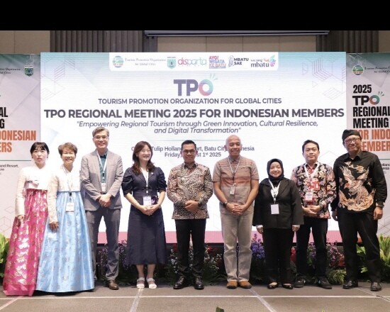 2027 총회 유치 홍보 기념촬영 모습. 사진=김해시 제공