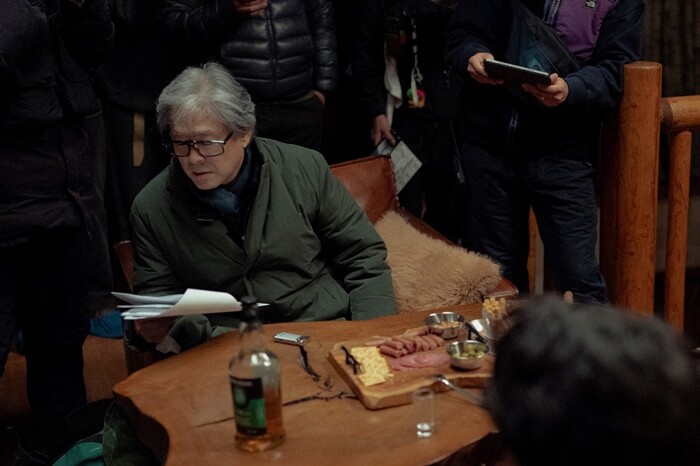 ‘어쩔수가없다’는 박찬욱 감독이 ‘헤어질 결심’ 이후 3년 만에 내놓는 작품이다. 사진=‘어쩔수가없다’ 홍보 이미지