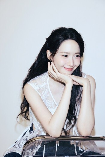 배우 임윤아(35)는 영화 '악마가 이사왔다'에서 악마가 빙의된 선지 역으로 1인 2역의 파격 연기를 선보였다. 사진=SM엔터테인먼트 제공
