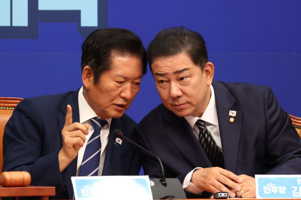 사진 왼쪽부터 더불어민주당 정청래 대표, 김병기 원내대표, 사진=박은숙 기자
